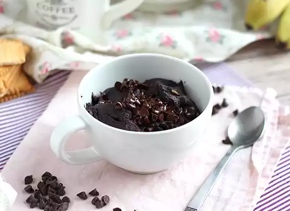 Vegan mug cake - chocolate and peanut butter in 1 minute