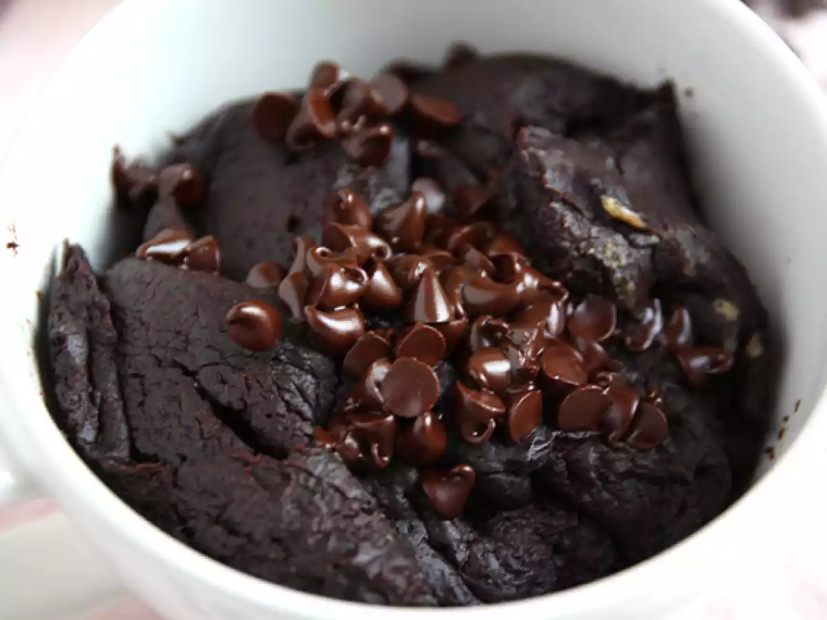 Vegan mug cake - chocolate and peanut butter in 1 minute - photo 7