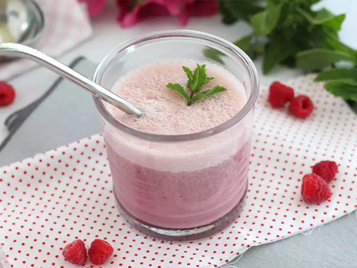 Vegan Raspberry and Mint Milkshake - photo 4