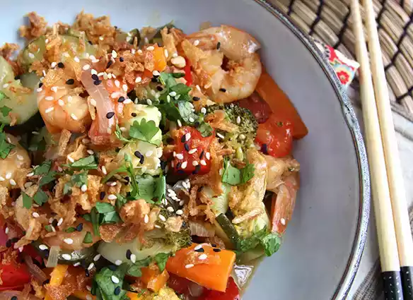 Vegetable and shrimp wok
