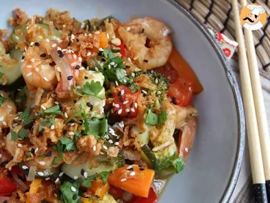 Vegetable and shrimps wok