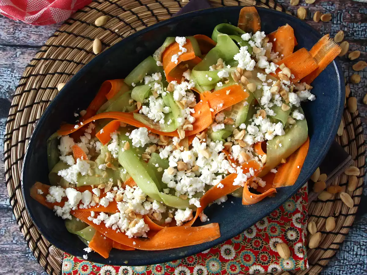 Vegetable tagliatelle salad with peanut sauce - photo 5