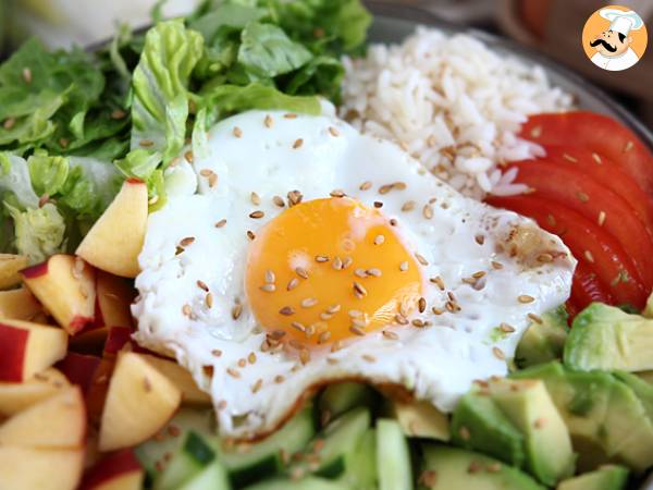 Vegetarian buddha bowl - a beautiful balanced and colorful salad! - photo 2