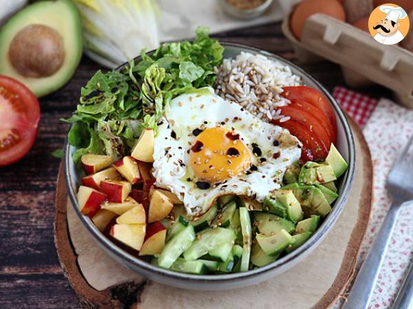 Vegetarian buddha bowl - a beautiful balanced and colorful salad! - photo 3