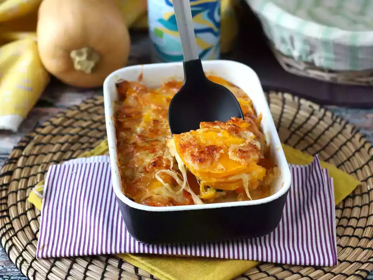 Vegetarian gratin with butternut squash, parmesan and mozzarella - pumpkin parmigiana