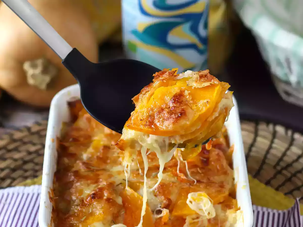 Vegetarian gratin with butternut squash, parmesan and mozzarella - pumpkin parmigiana - photo 5