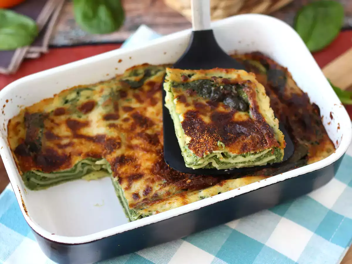 Vegetarian Lasagna with Spinach and Tofu Made in an Air Fryer - photo 5