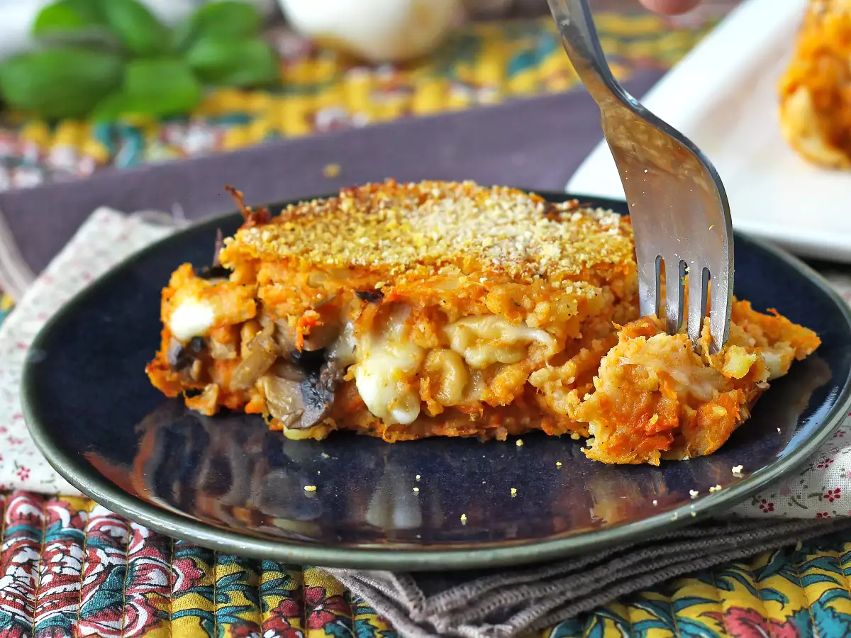 Vegetarian pumpkin meatloaf with mushrooms and stringy scamorza cheese - photo 6