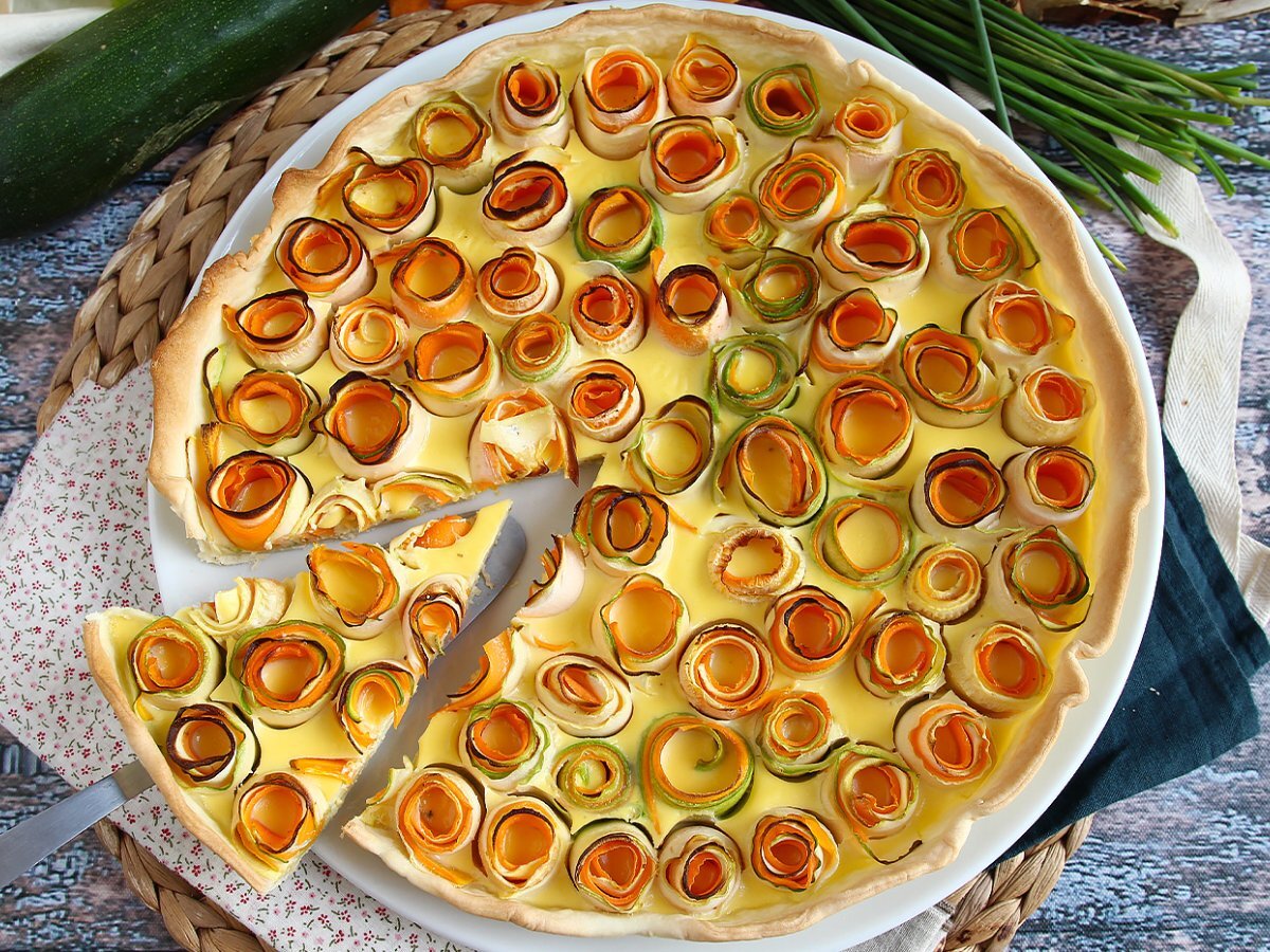 Vegetarian quiche with carrot and zucchini roses - photo 6