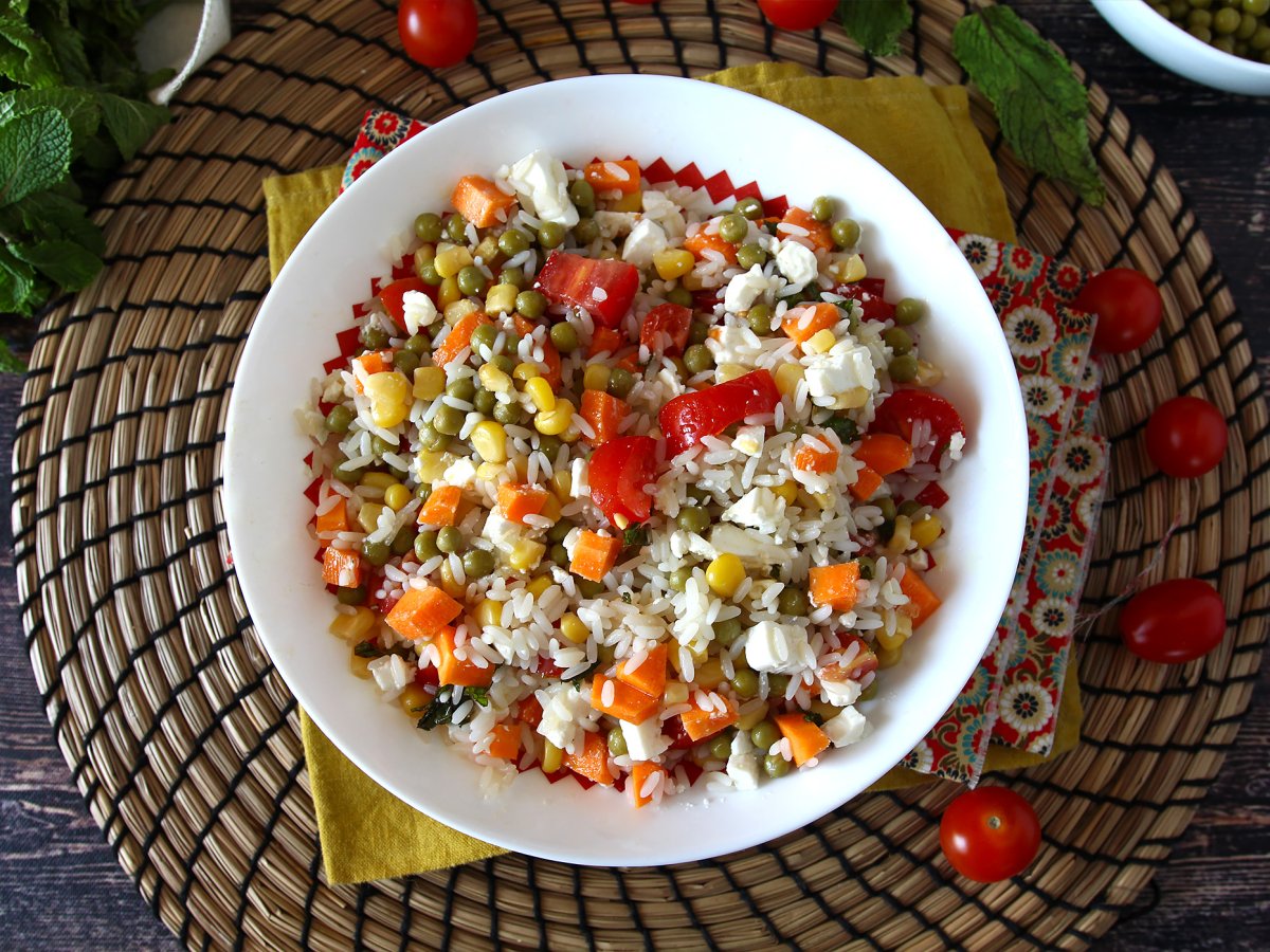 Vegetarian rice salad: feta, corn, carrots, peas, cherry tomatoes and mint - photo 2