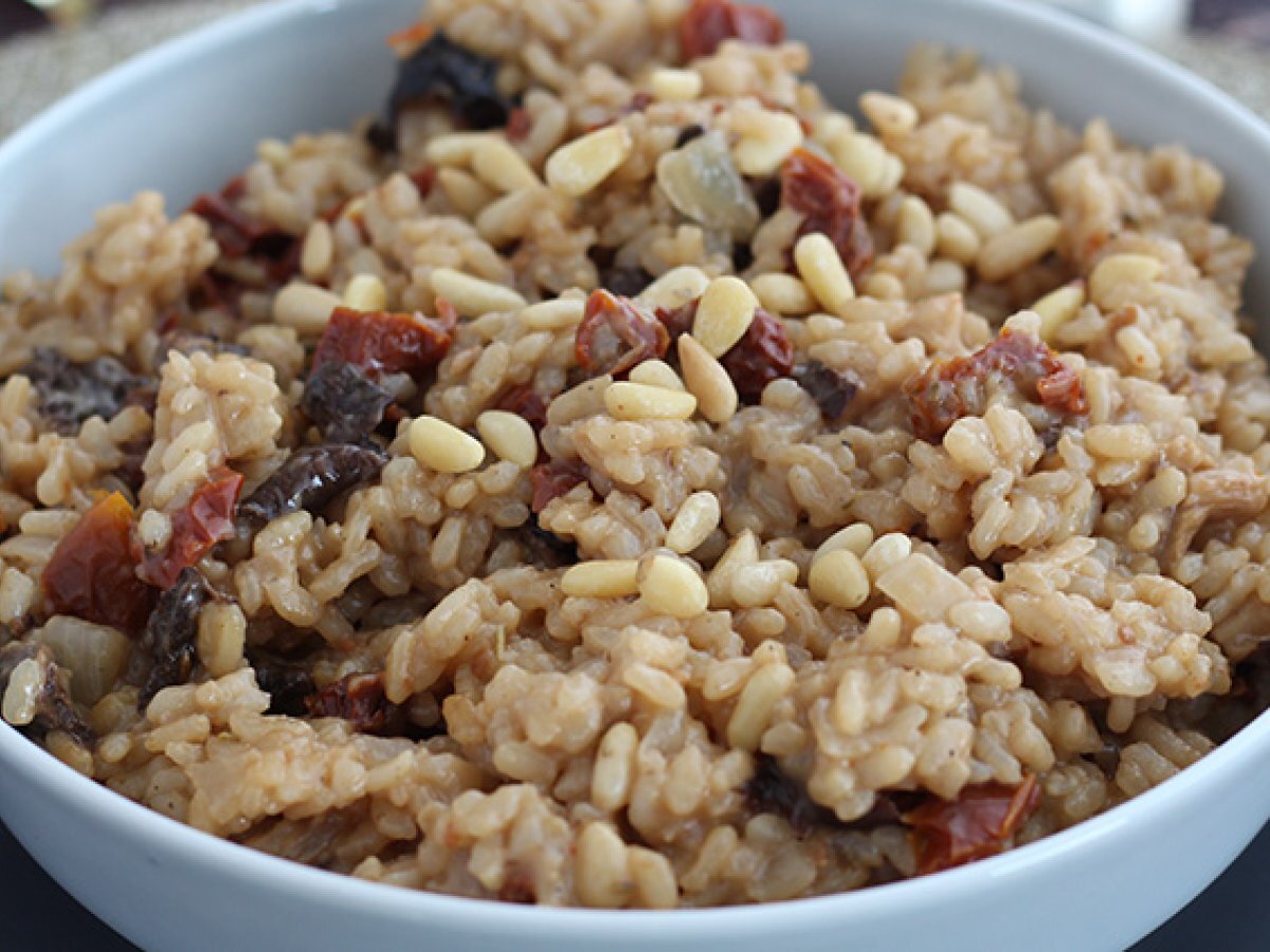 Vegetarian risotto with sun-dried tomatoes and mushrooms - photo 5