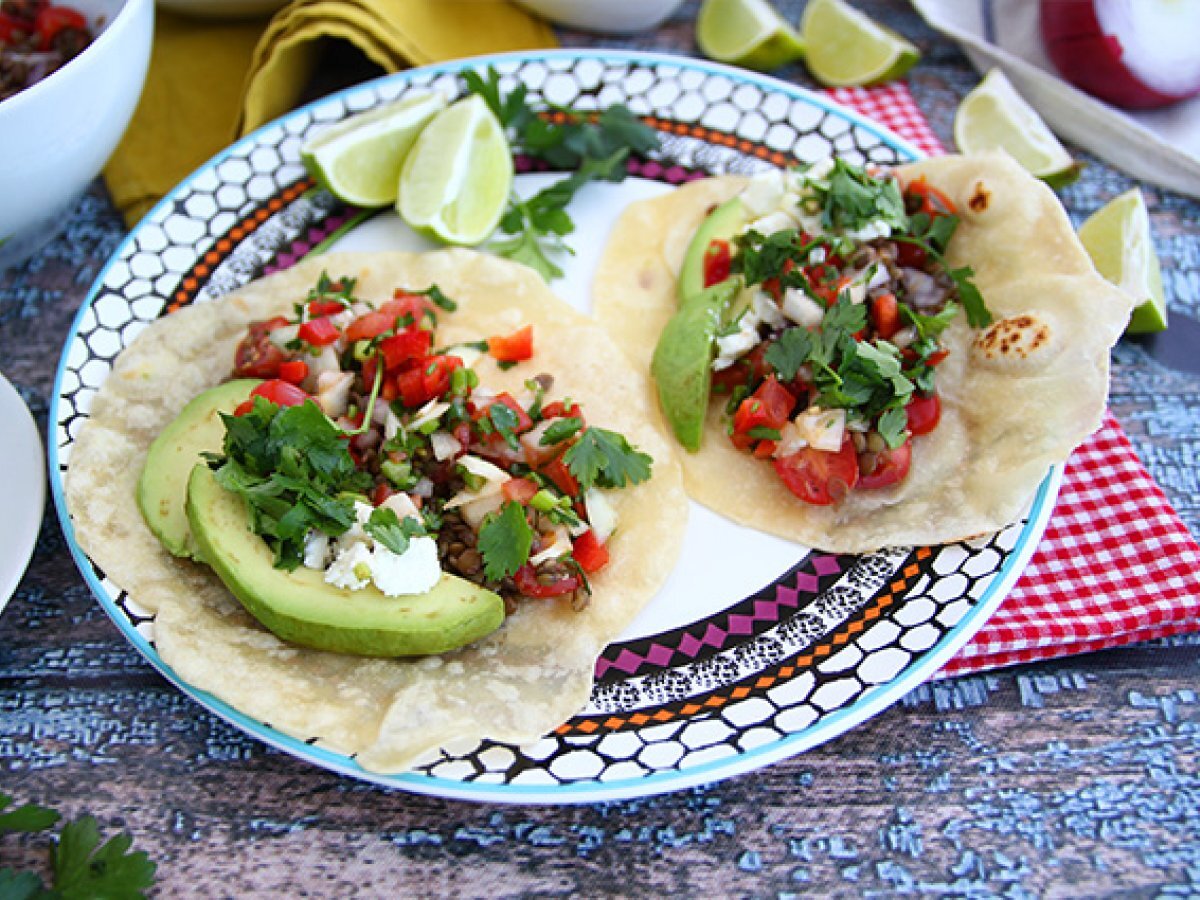 Vegetarian tacos with lentil salad