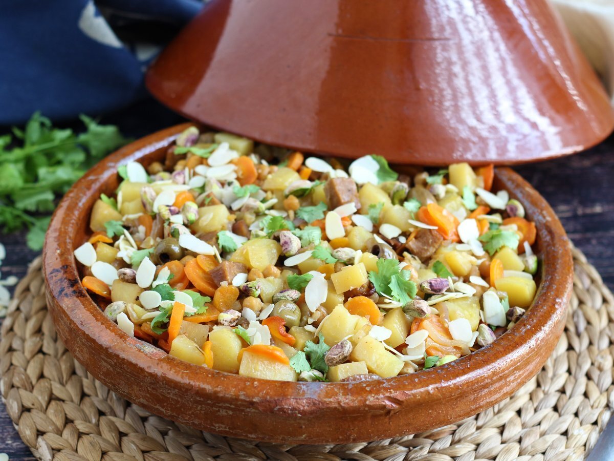 Vegetarian tagine with seitan