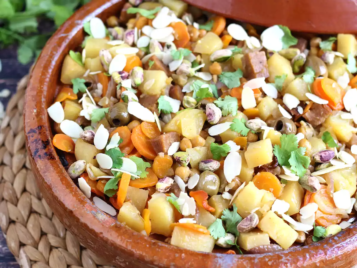 Vegetarian tagine with seitan - photo 2