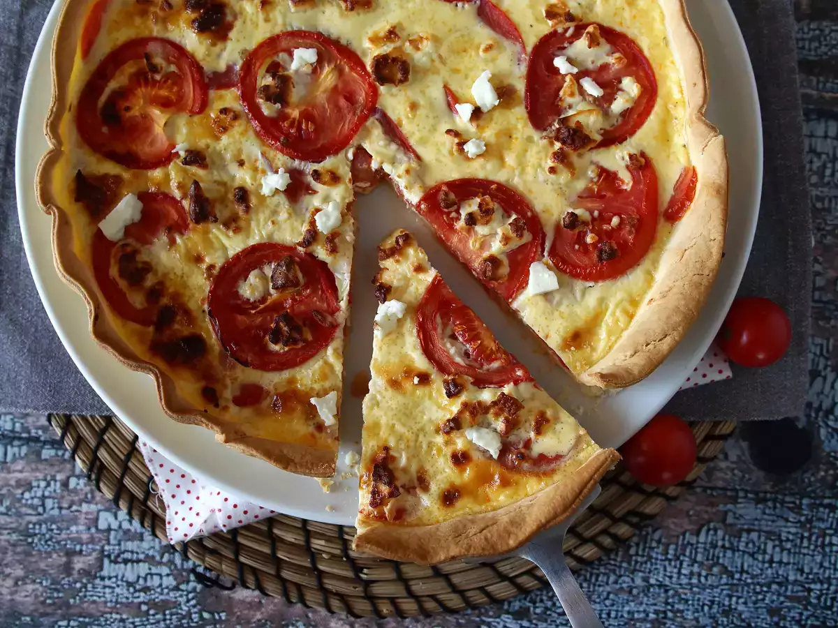 Vegetarian tomato and feta quiche, perfect for taking on a picnic! - photo 2