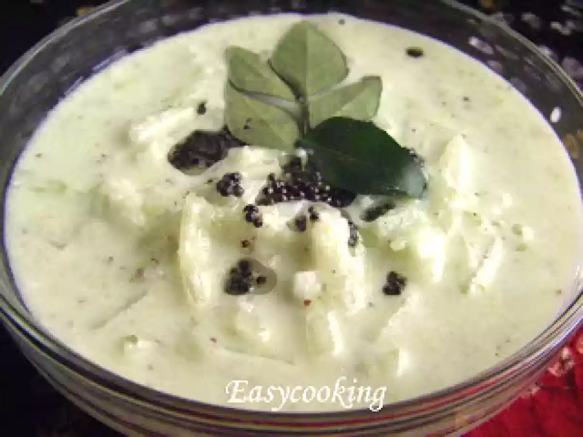 Vellarikka Kichadi ~ Cucumber in Coconut-Yogurt gravy - photo 2