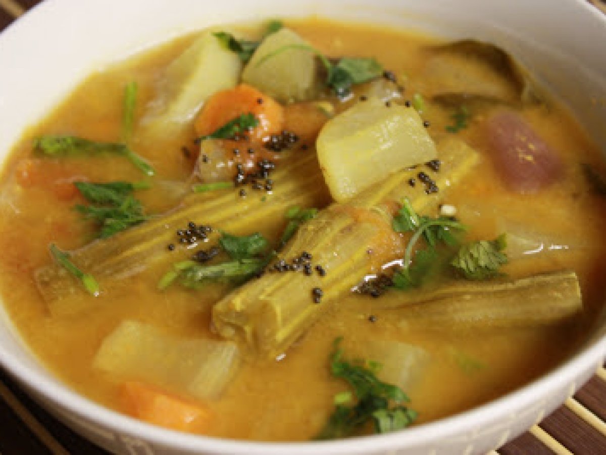 VEN PONGAL WITH SAMBAR, CHUTNEY AND TAMARIND GOJJU - photo 3