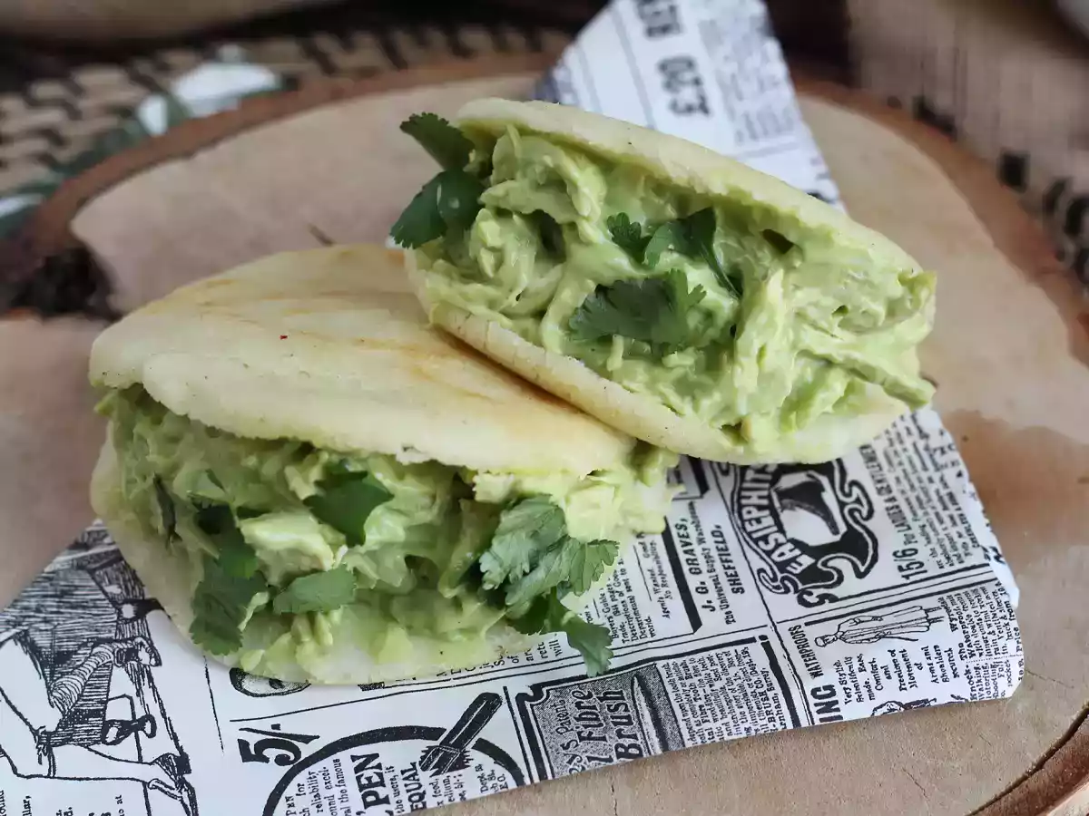 Venezuelan arepas with chicken and avocado - reina pepiada - photo 5