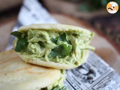 Venezuelan arepas with chicken and avocado - Reina Pepiada - photo 3