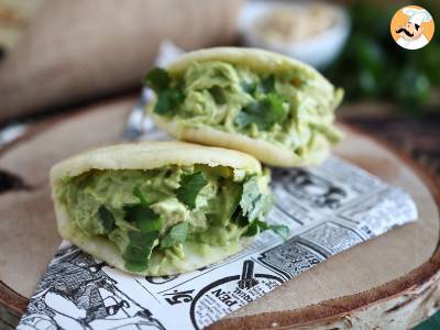 Venezuelan arepas with chicken and avocado - Reina Pepiada - photo 4