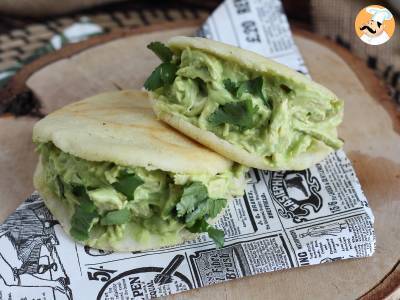 Venezuelan arepas with chicken and avocado - Reina Pepiada - photo 5