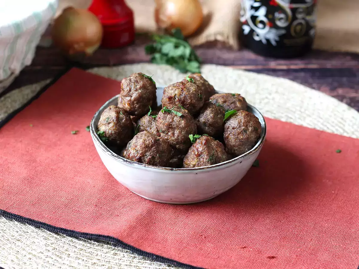 Very soft air fryer meatballs: quick and easy recipe with beef - photo 2