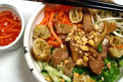 Vietnamese bun cha gio
