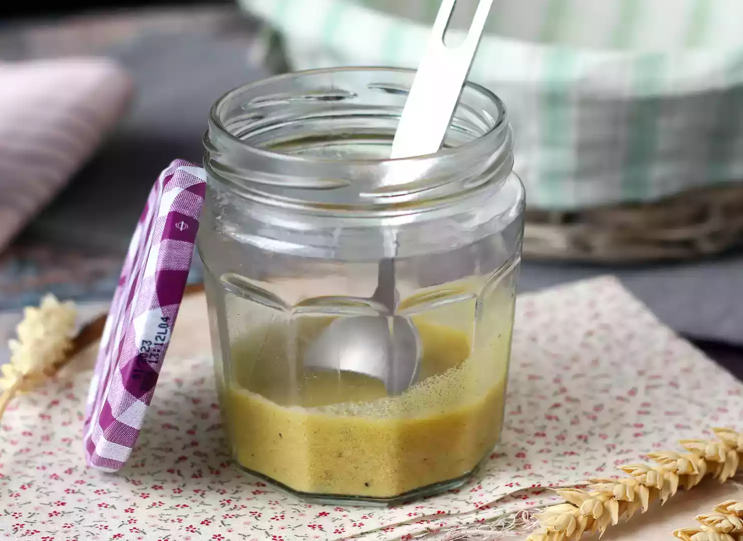 Quick and easy vinaigrette recipe for your salad