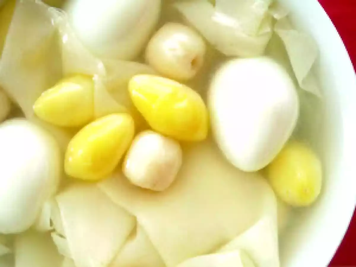 Wanton Wrappers With Quail Eggs, Lotus Seeds and Gingkos Sweet Soup