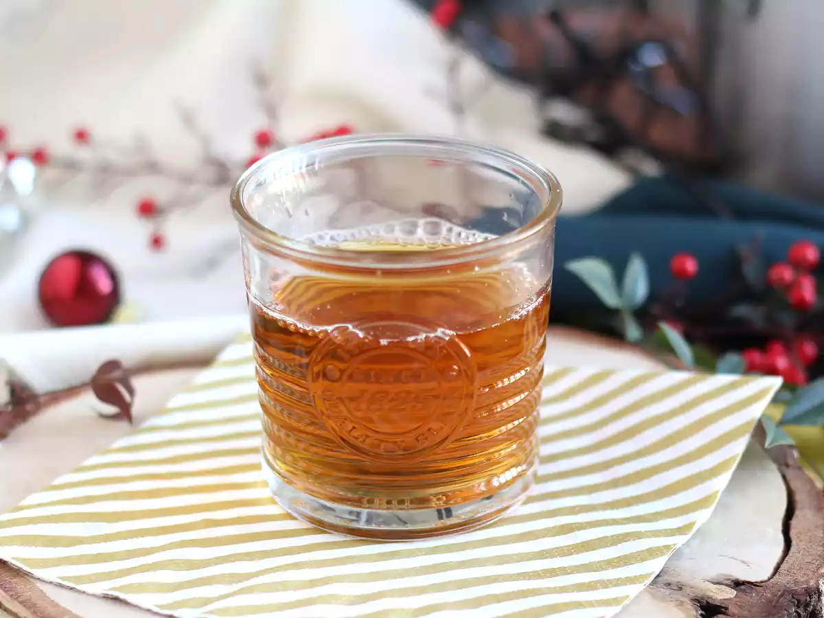 Wassail, the spiced christmas cocktail