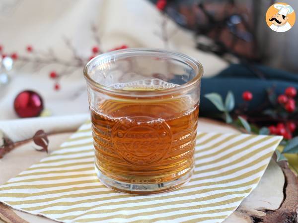 Wassail, the spiced christmas cocktail