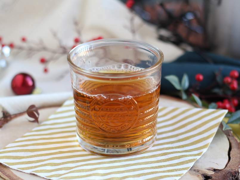 Wassail, the spicy Christmas cocktail