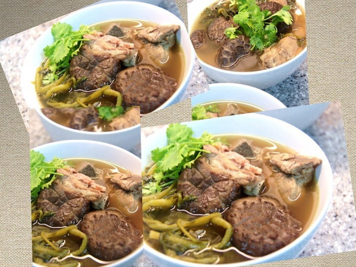 Watercress Soup with Mushroom & Pork Ribs