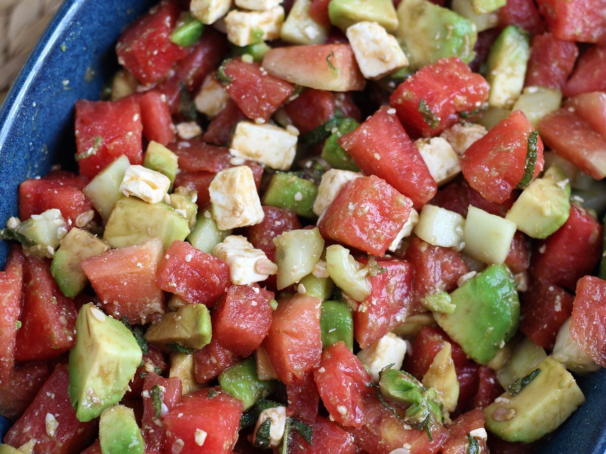 Watermelon, feta, avocado and cucumber salad: extra fresh! - photo 3