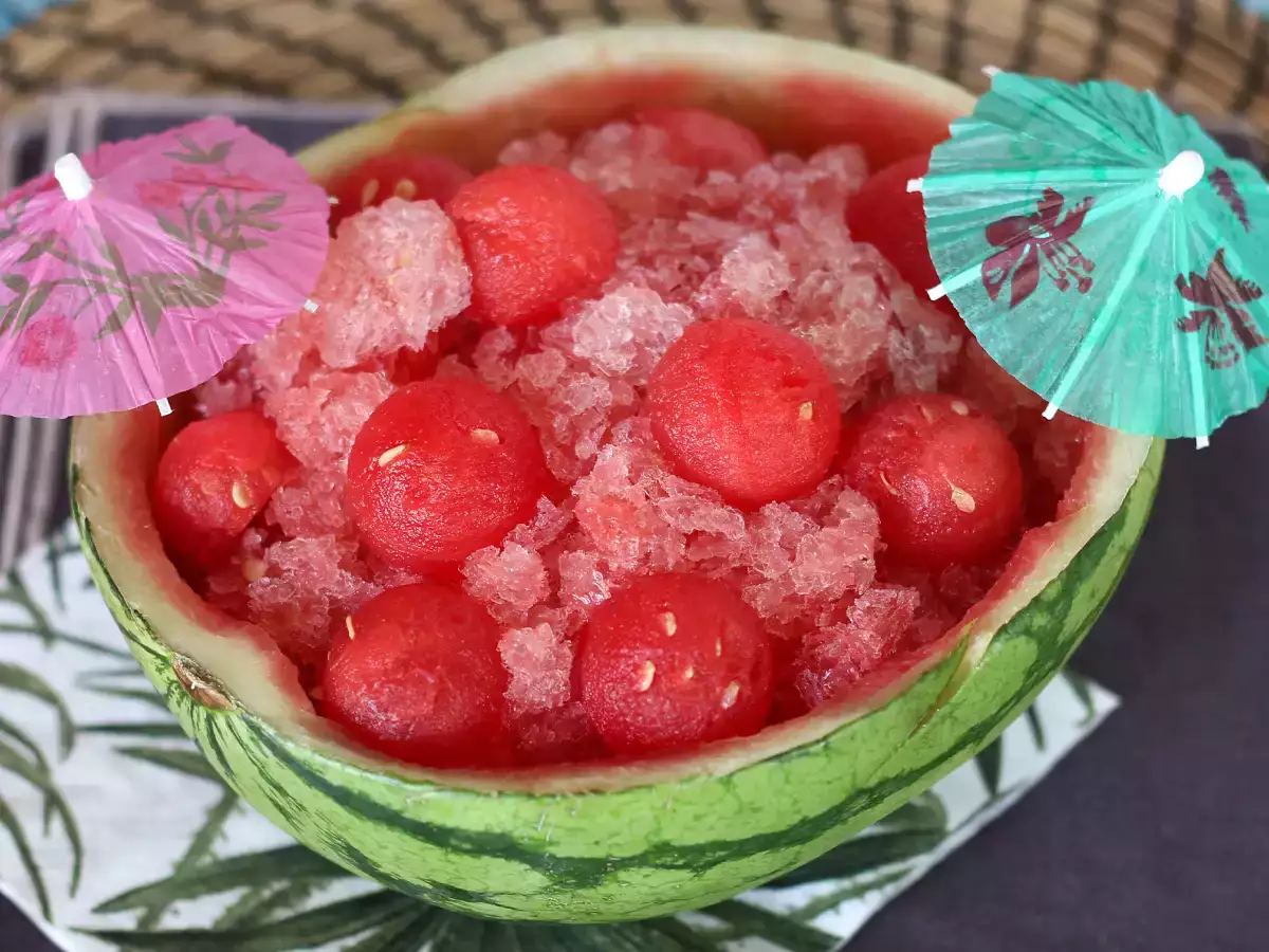 Watermelon frosé: a super-refreshing slushy cocktail with rosé! - photo 2