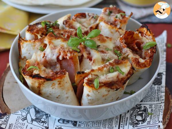 What to do with tortillas? A gourmet dish with pizza flavour!