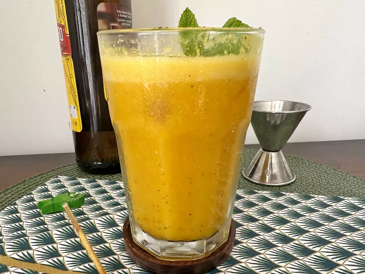 Whipped passion fruit caipirinha: the creamiest, most refreshing version of the Brazilian classic