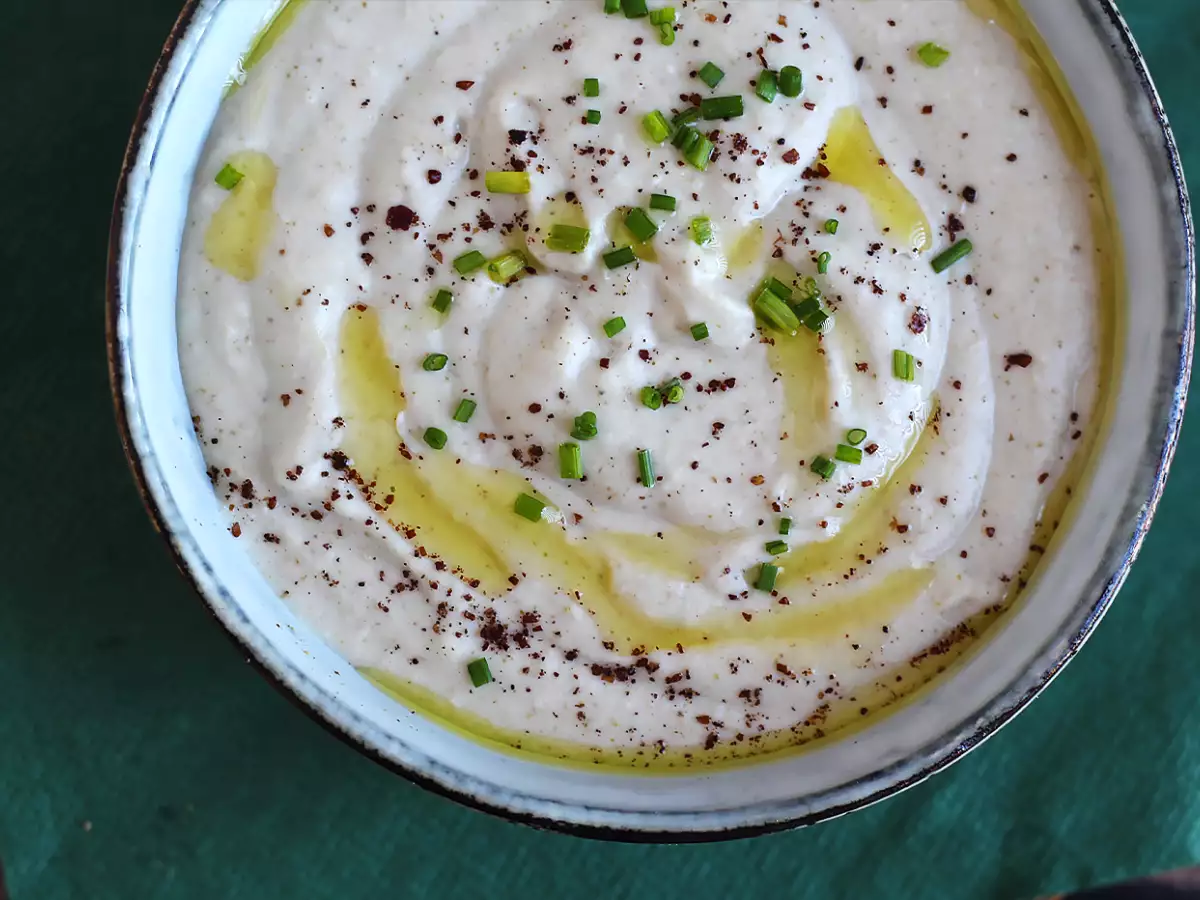 White bean and coconut milk hummus