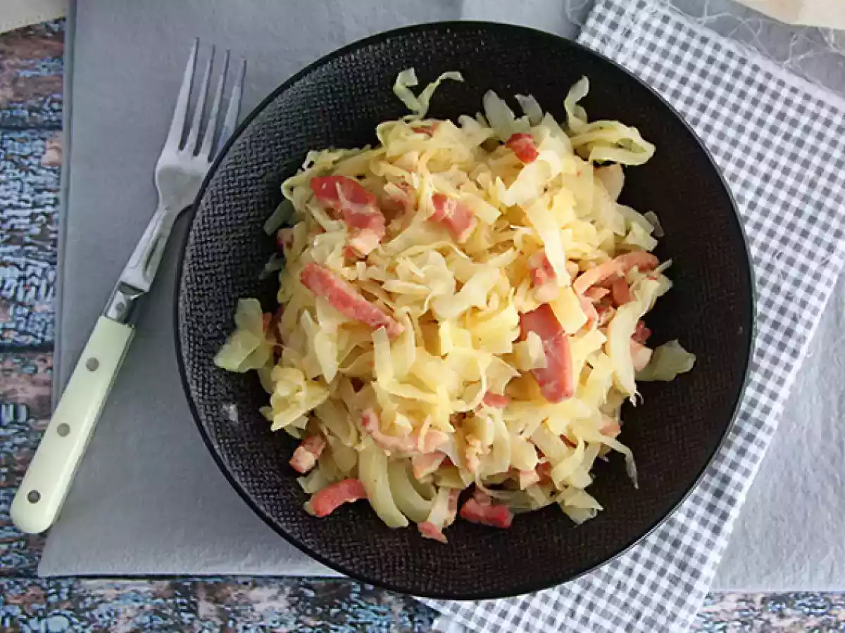 White cabbage with bacon - photo 2