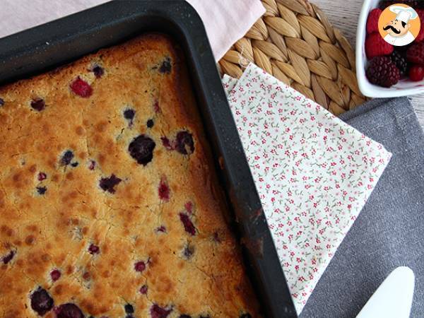 White chocolate blondie with red berries - photo 4