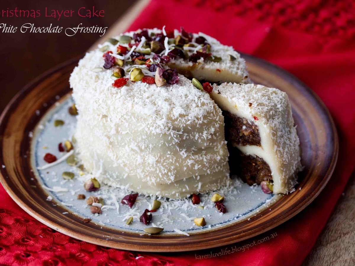 White Chocolate Frosted Christmas Layer Cake - photo 4