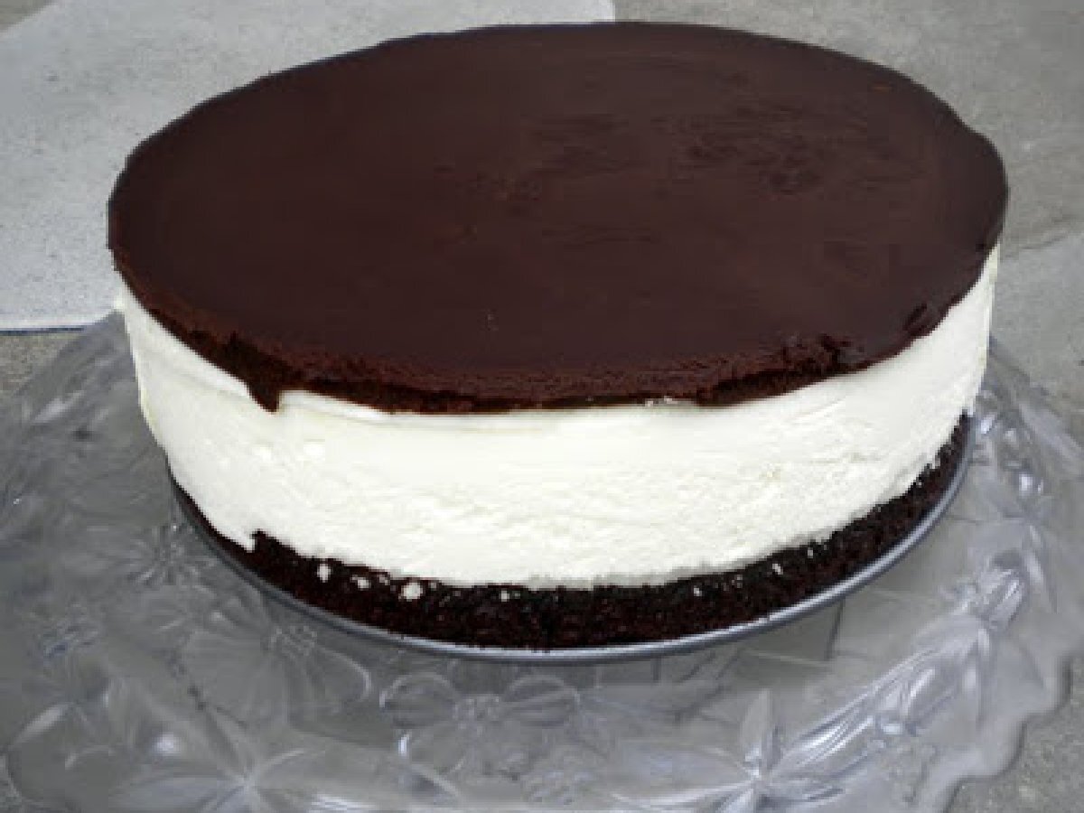 White Chocolate Mousse Cake