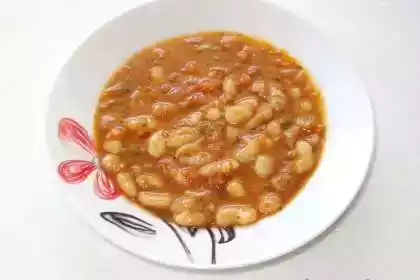 White kidney beans soup (fasolada)