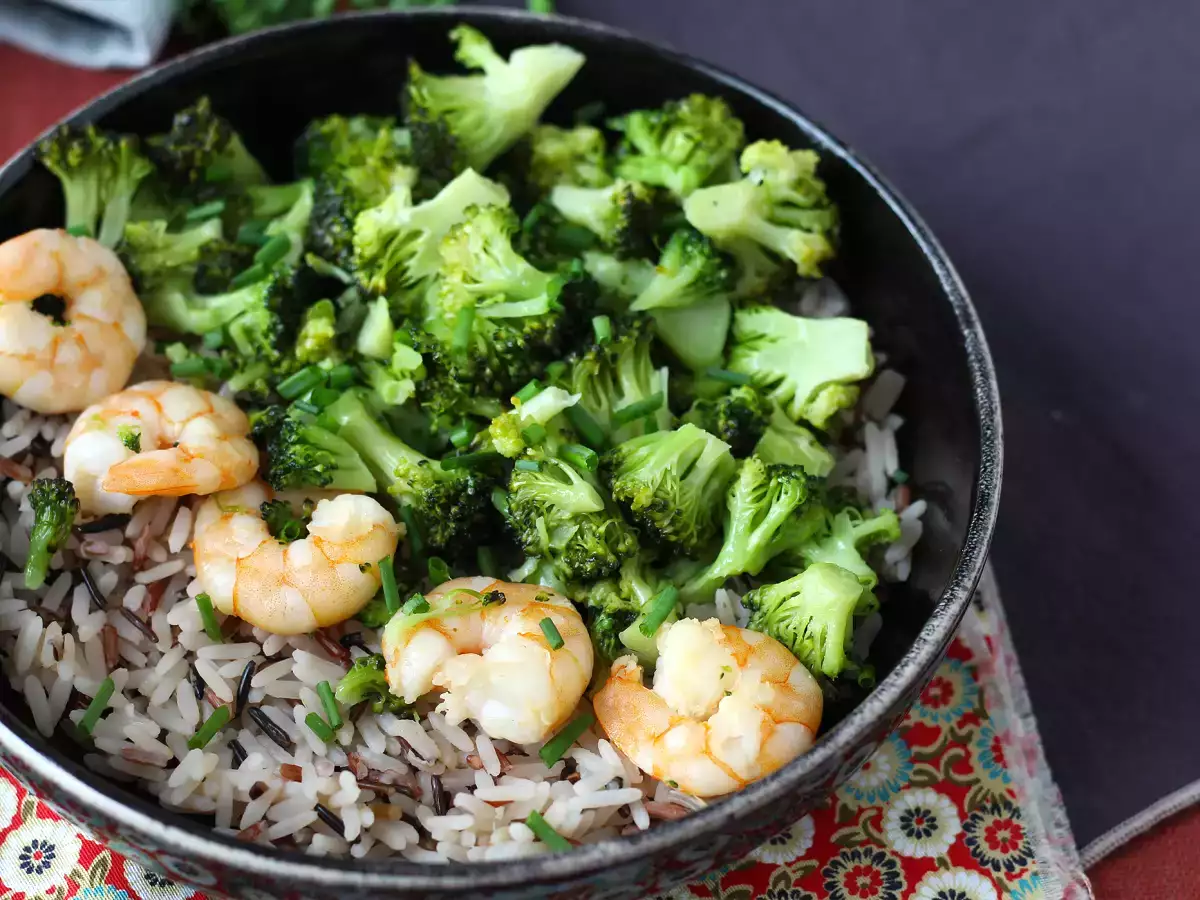 Wholegrain rice with broccoli and shrimp! Easy and balanced - photo 2