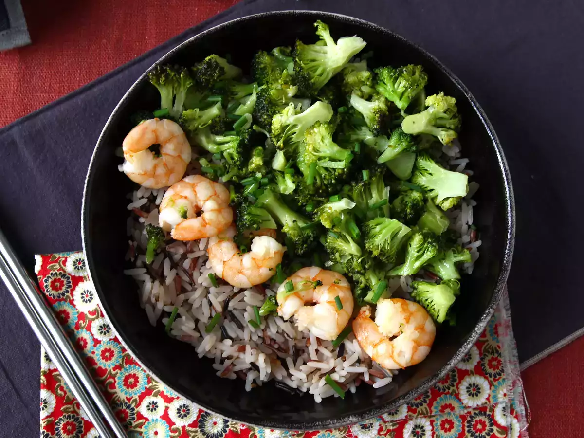 Wholegrain rice with broccoli and shrimp! Easy and balanced - photo 3