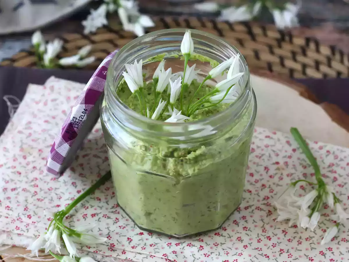 Wild garlic pesto, fragrant and super-tasty!