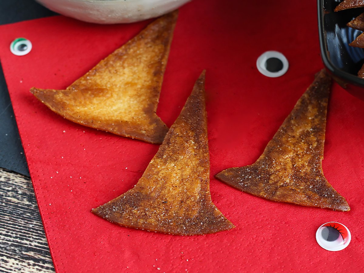 Witches' hats tortilla chips for Halloween - photo 3