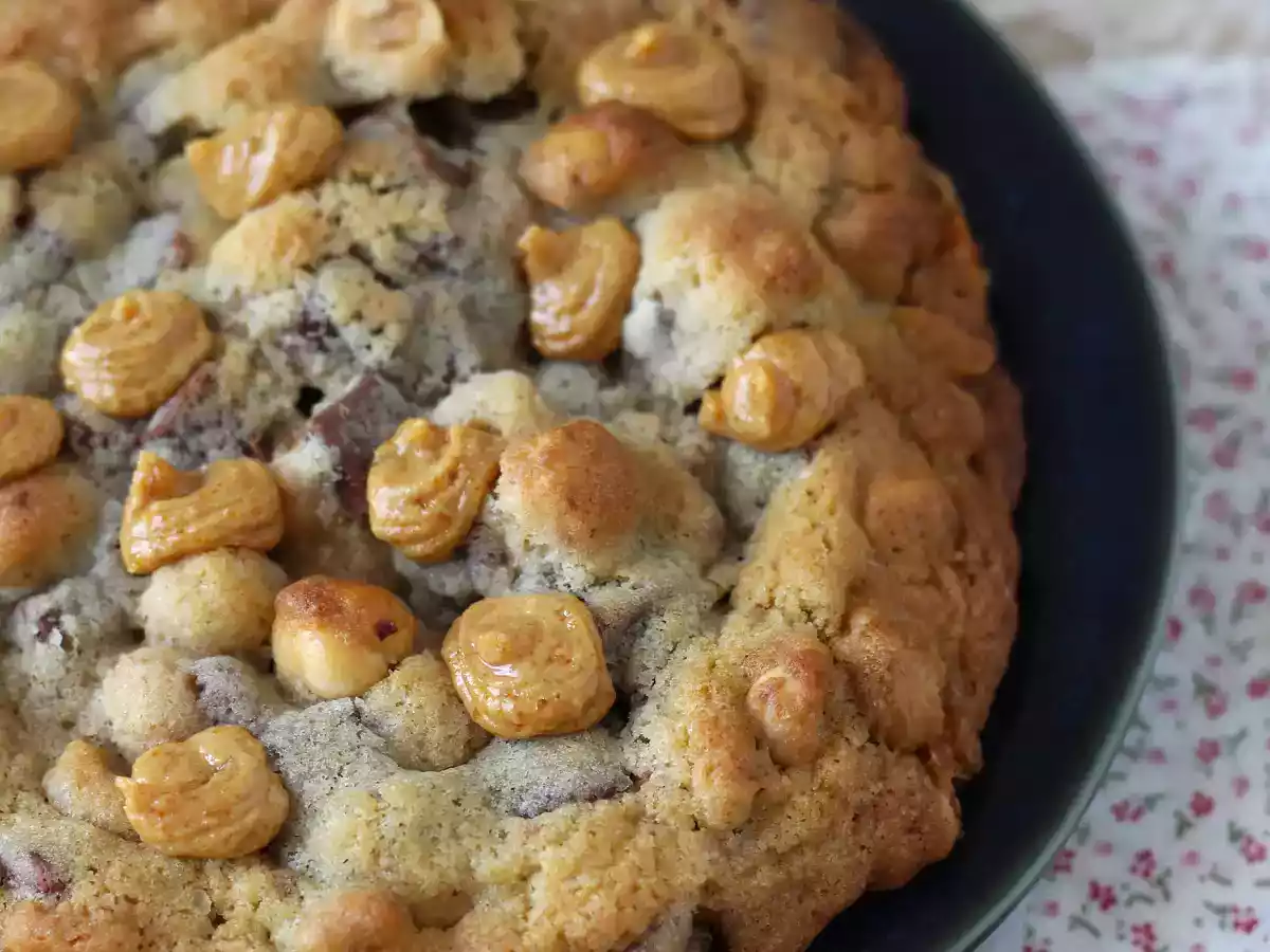 Xxl cookies with hazelnut milk chocolate and peanut praline - photo 4