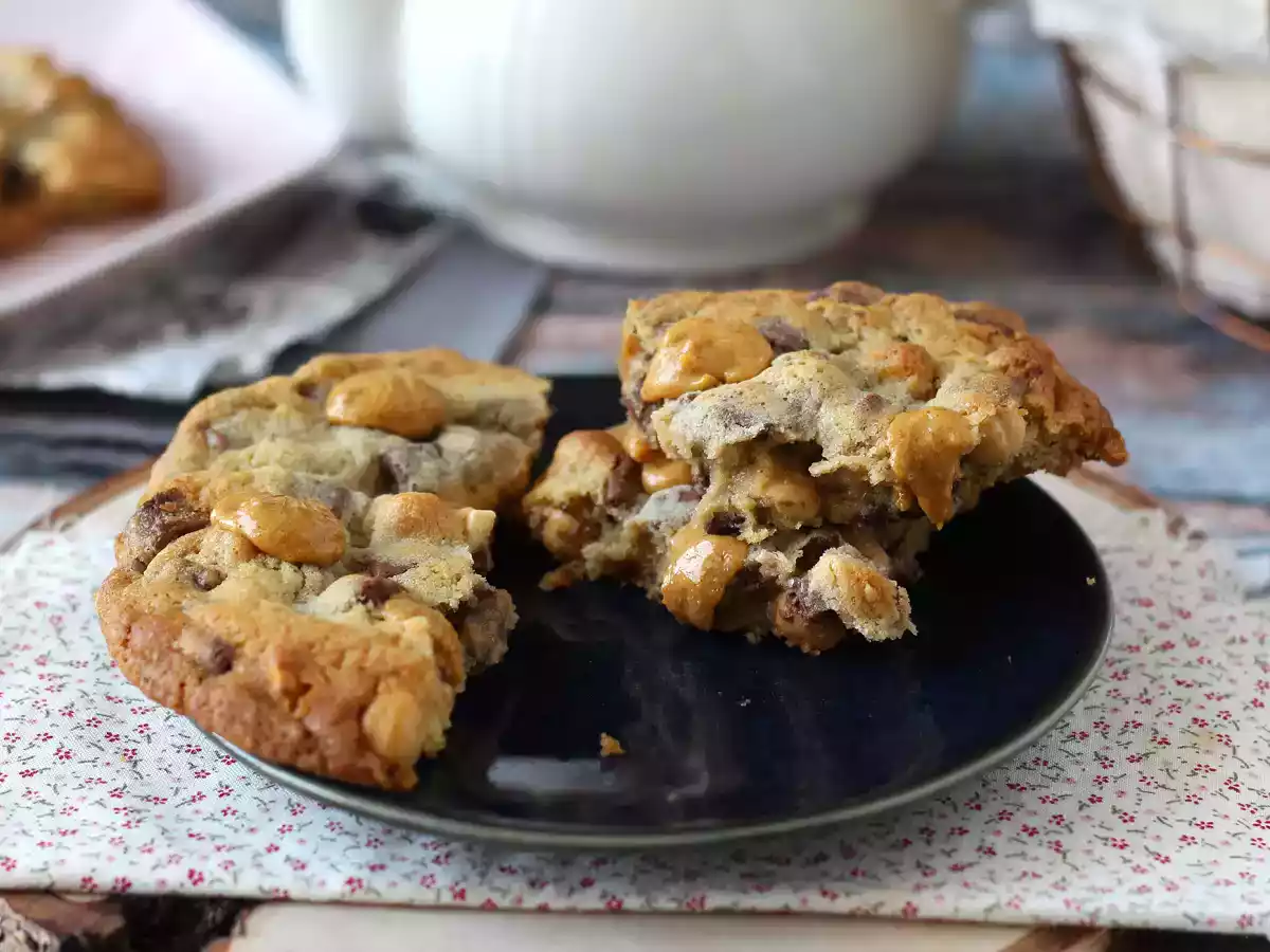 Xxl cookies with hazelnut milk chocolate and peanut praline - photo 5