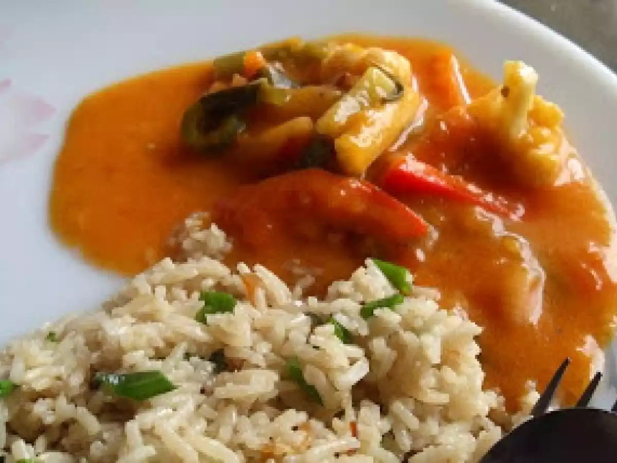 Yakni Pulao with a Tomato Basil Gravy